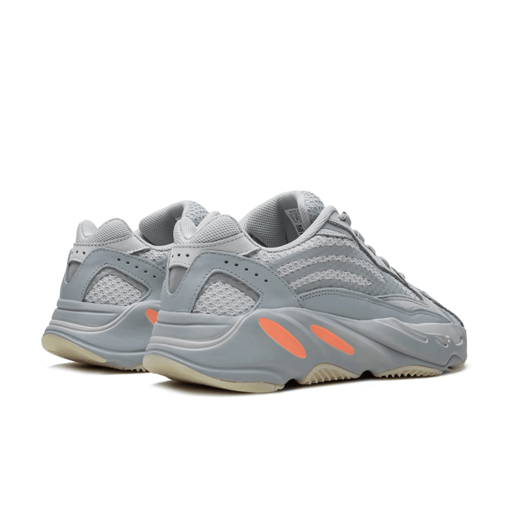 YZY - 700 V2 Inertia