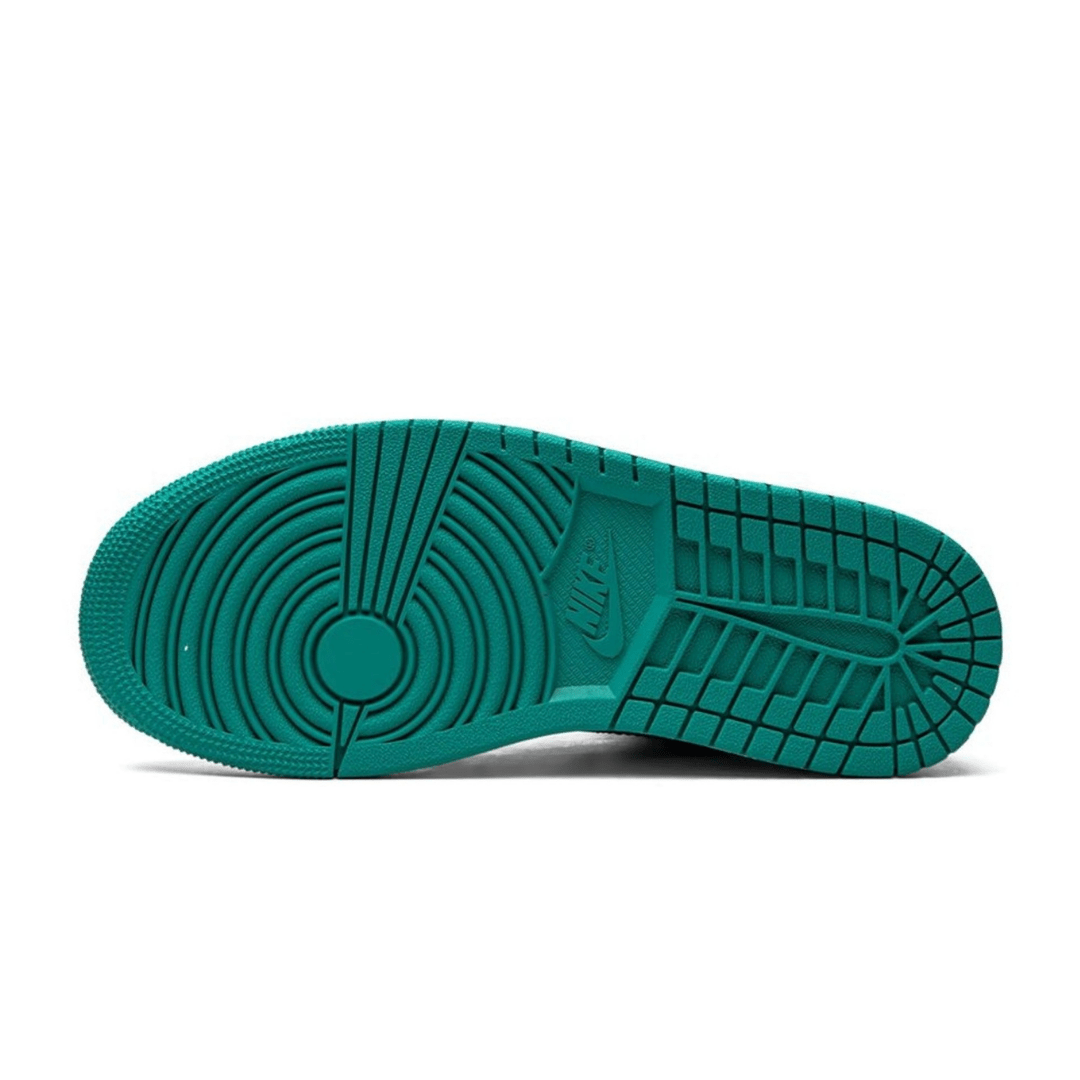 J1 Low New Emerald