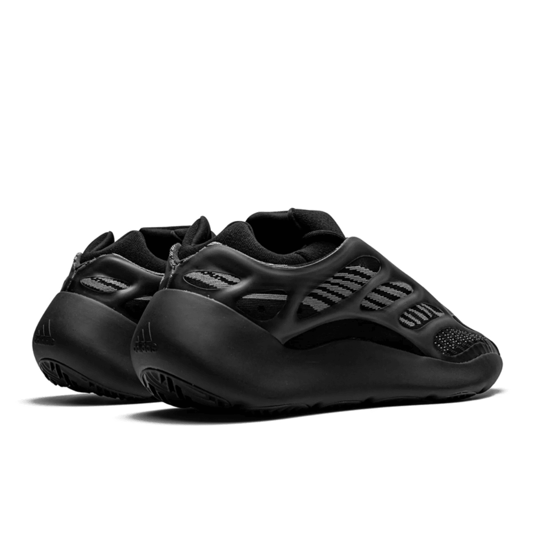 YZY - 700 V3 Alvah
