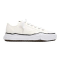 LOW TOP SNEAKER