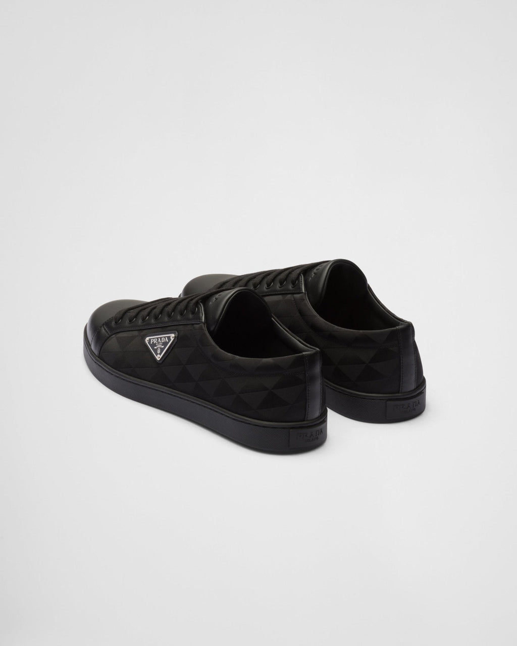 Sneaker aus Leder und Re-Nylon